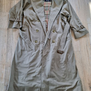 정품 버버리트렌치코트 팝니다