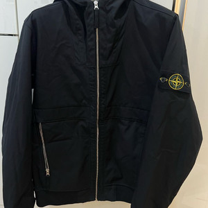 스톤아일랜드 소프트쉘자켓 L (새상품급)