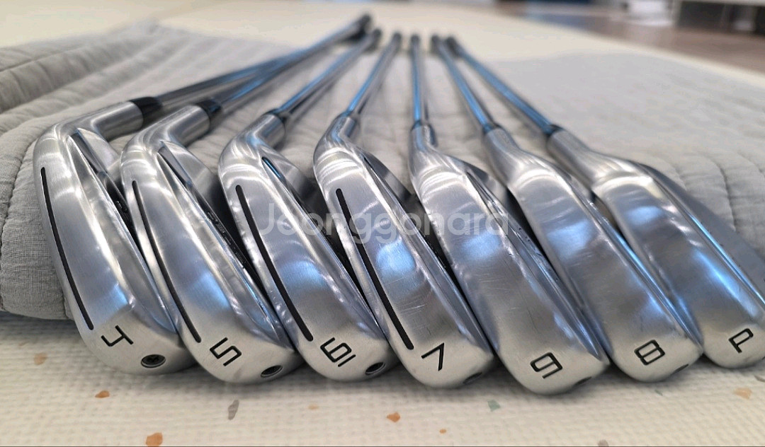 25년 신형 테일러메이드 P790 nspro 950s 민트급 판매 합니다.--1