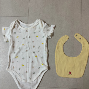 밍크뮤 밤부소재 바디슈트 및 턱받이 세트 80사이즈