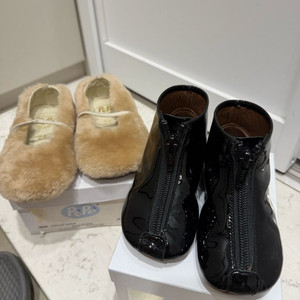 (가격낮춤 마지막가)페페슈즈 유광부츠 퍼플랫 21 일괄