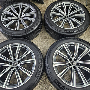 아우디 Q8 55TDI 정품 21인치 휠타이어 셋트