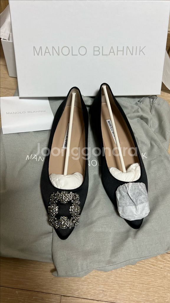 마놀라블라닉 플랫--0