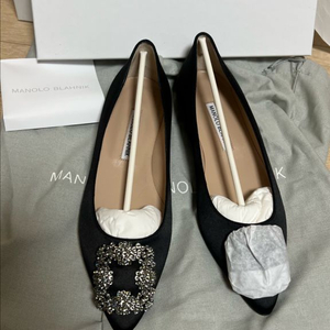 마놀라블라닉 플랫