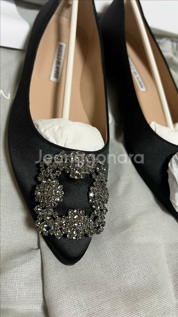 마놀라블라닉 플랫--1