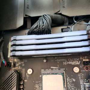 x570타이치,ddr4 램,rtx3080그래픽카드