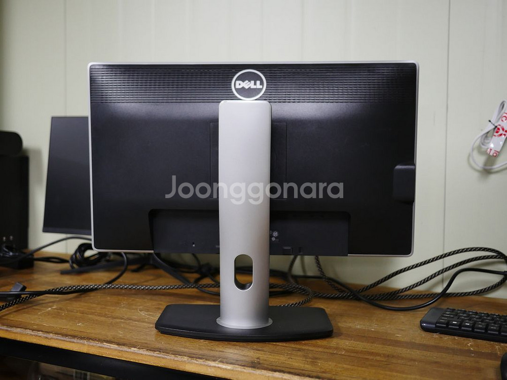 델 23인치 울트라샤프 피벗 모니터 U2312HMt--4