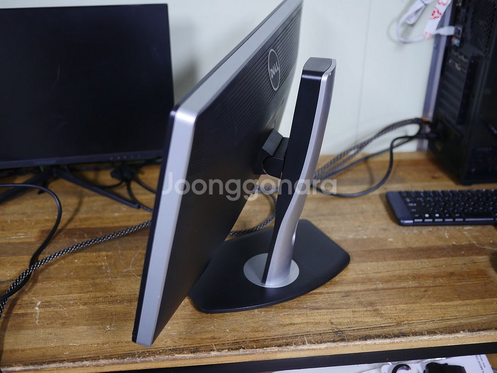 델 23인치 울트라샤프 피벗 모니터 U2312HMt--7