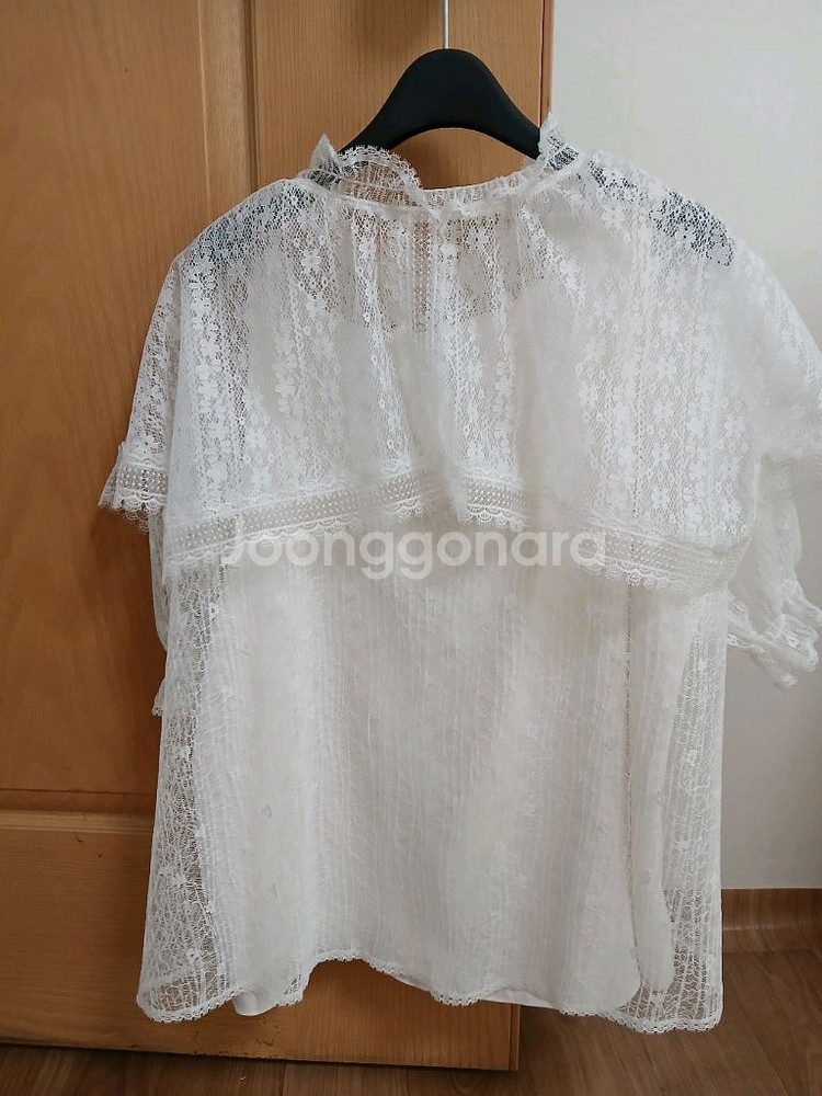 레이스 프릴넥 하프 블라우스--6