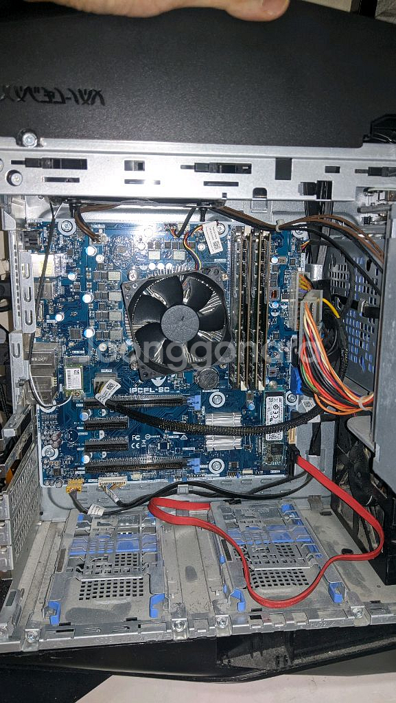 인텔 i7-8700 CPU와 CPU 쿨러 팝니다.--2