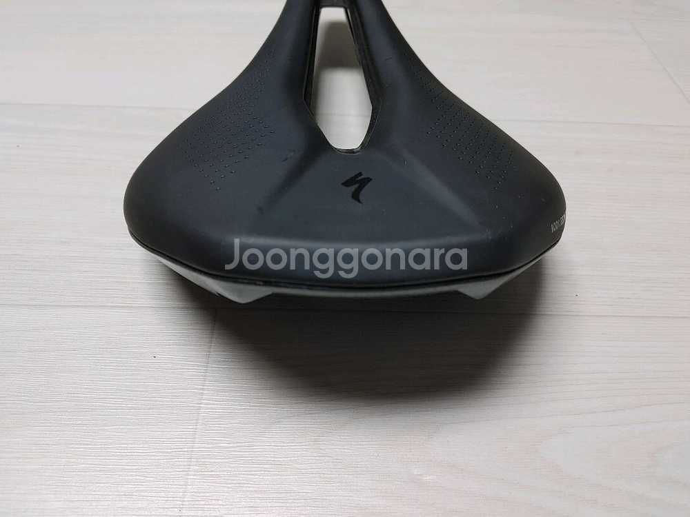 스페셜라이즈드 파워 콤프 안장 143미리 검정레일 팝니--7