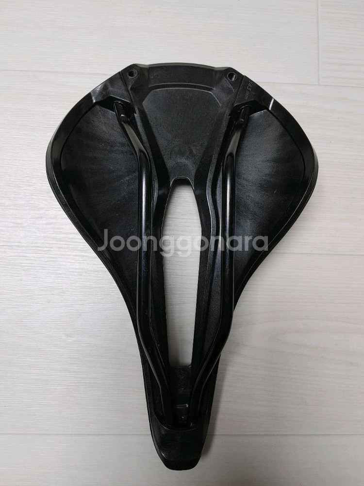 스페셜라이즈드 파워 콤프 안장 143미리 검정레일 팝니--9