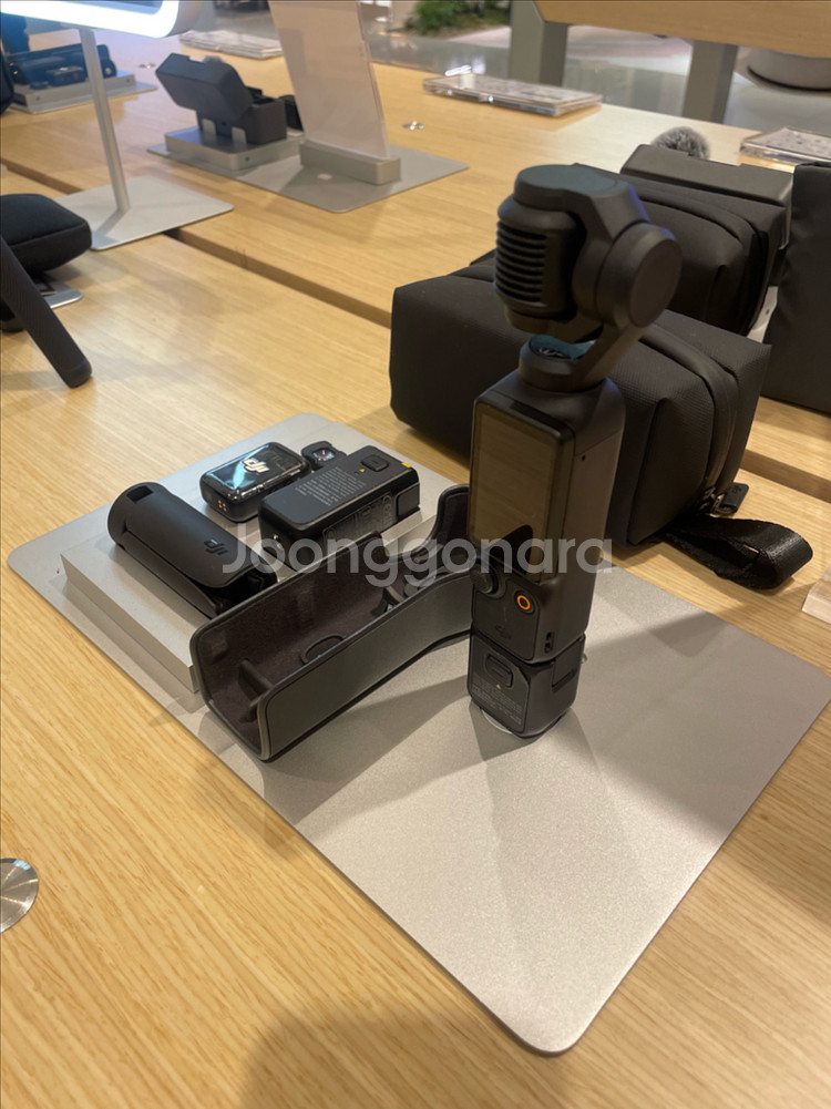 [DJI 더현대 대구점] 오즈모 포켓3 크리에이터콤보--0
