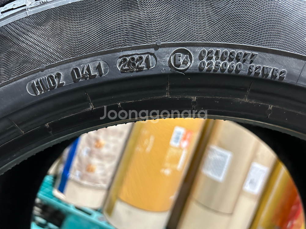 콘티넨탈 윈터 컨텍 타이어 한대분--9