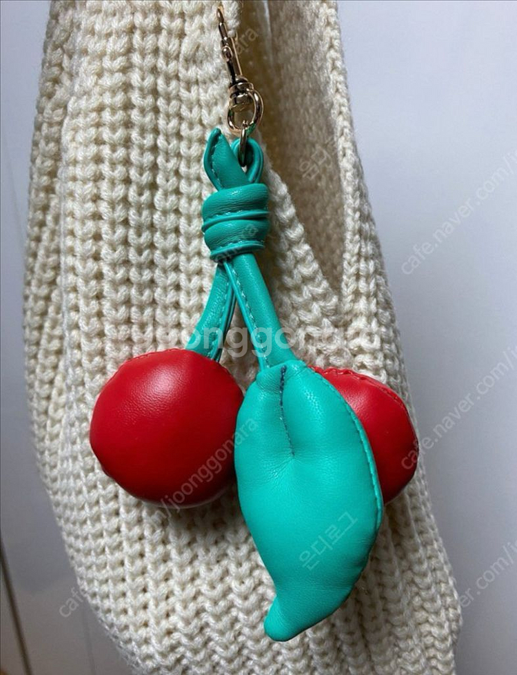 [미사용]여성 니트 백(체리키링 포함)--1