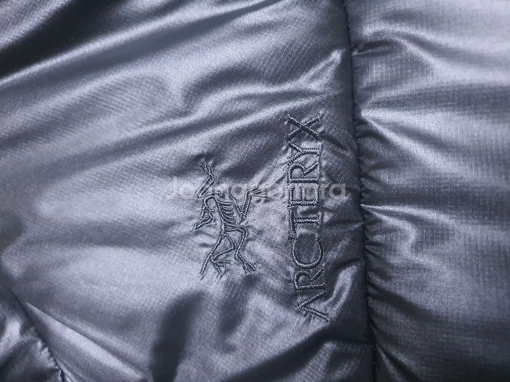 아크테릭스 오지 패딩--2