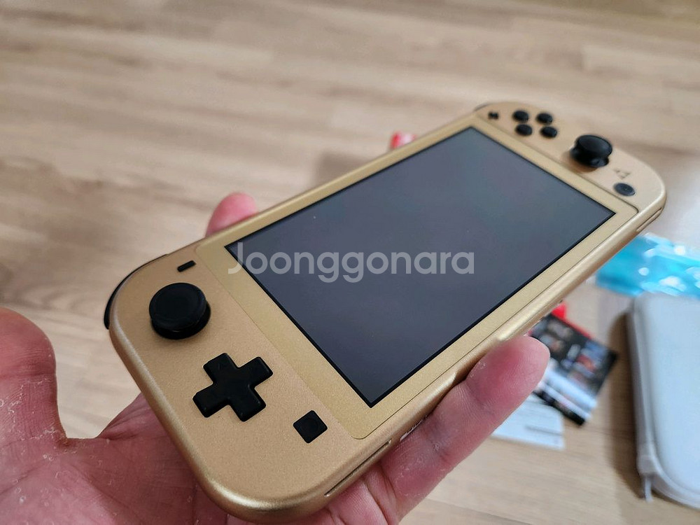 닌텐도 스위치 라이트 하이랄 에디션--1