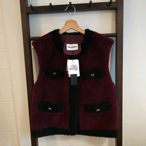 새상품)칼 라거펠트 버건디 양모 베스트 조끼