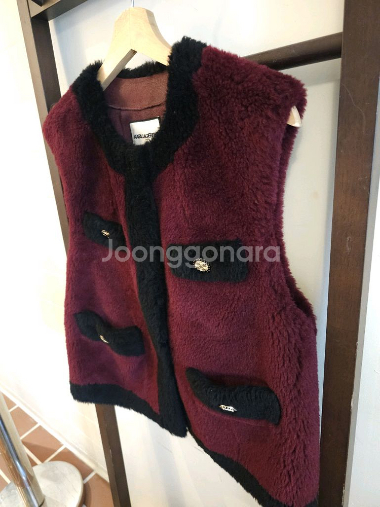 새상품)칼 라거펠트 버건디 양모 베스트 조끼--1