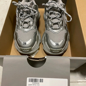 발렌시아가 트리플S 스니커즈