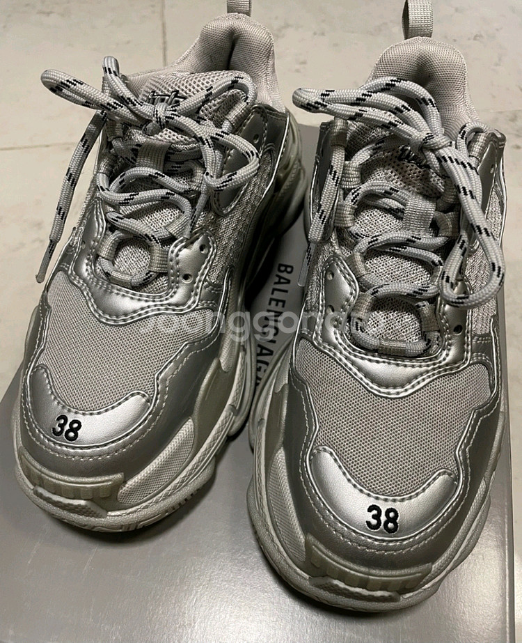 발렌시아가 트리플S 스니커즈--1