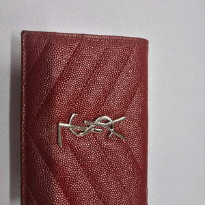 입생로랑 모노그램 마틀라세 반지갑 팝니다