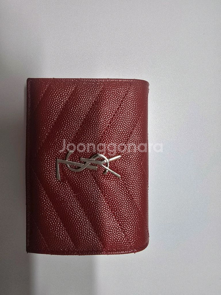 입생로랑 모노그램 마틀라세 반지갑 팝니다--1