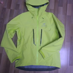 아크테릭스 알파 바람막이