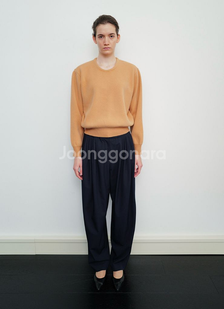 문달 Basic Round Knit in Beige니트--0