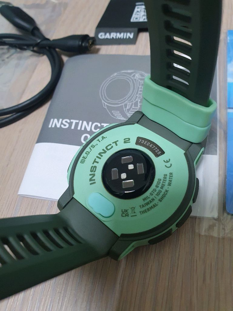 가민 인스팅트2 솔라 원피스에디션 이미지