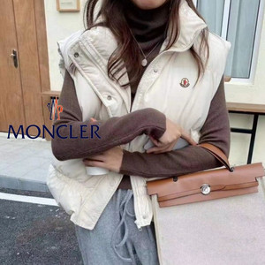 몽클** 패딩조끼