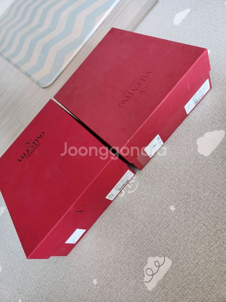 발렌티노 정품박스 2개. 개당 15000원 착불--1