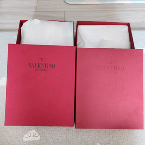 발렌티노 정품박스 2개. 개당 15000원 착불