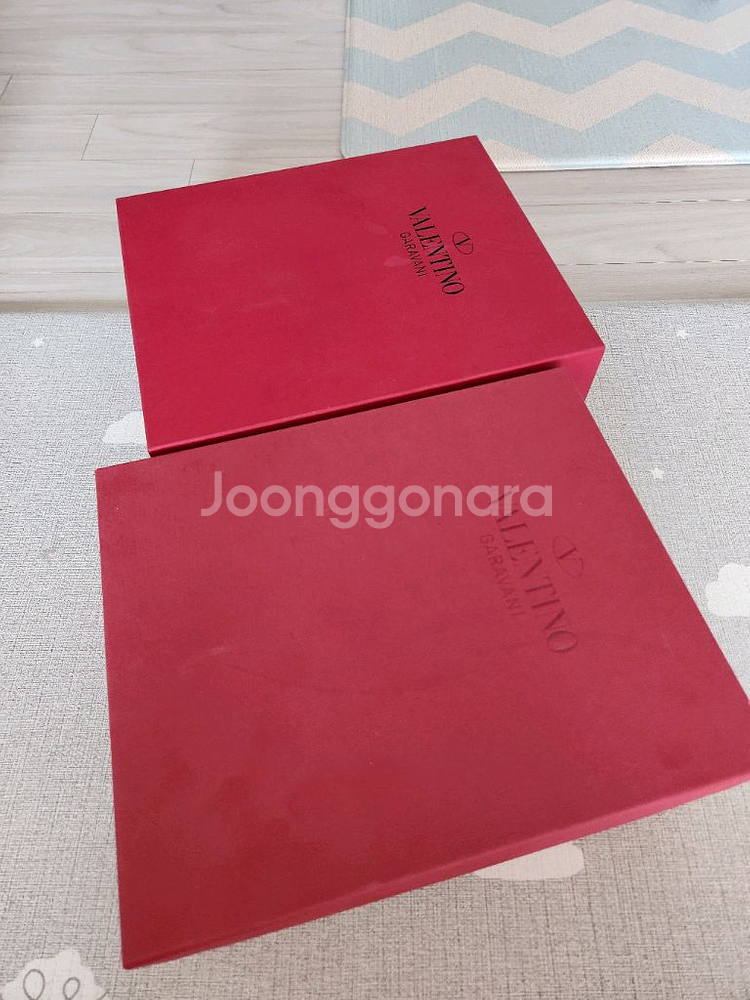 발렌티노 정품박스 2개. 개당 15000원 착불--2