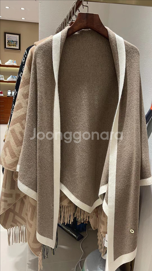 로로피아나 삼각숄--0