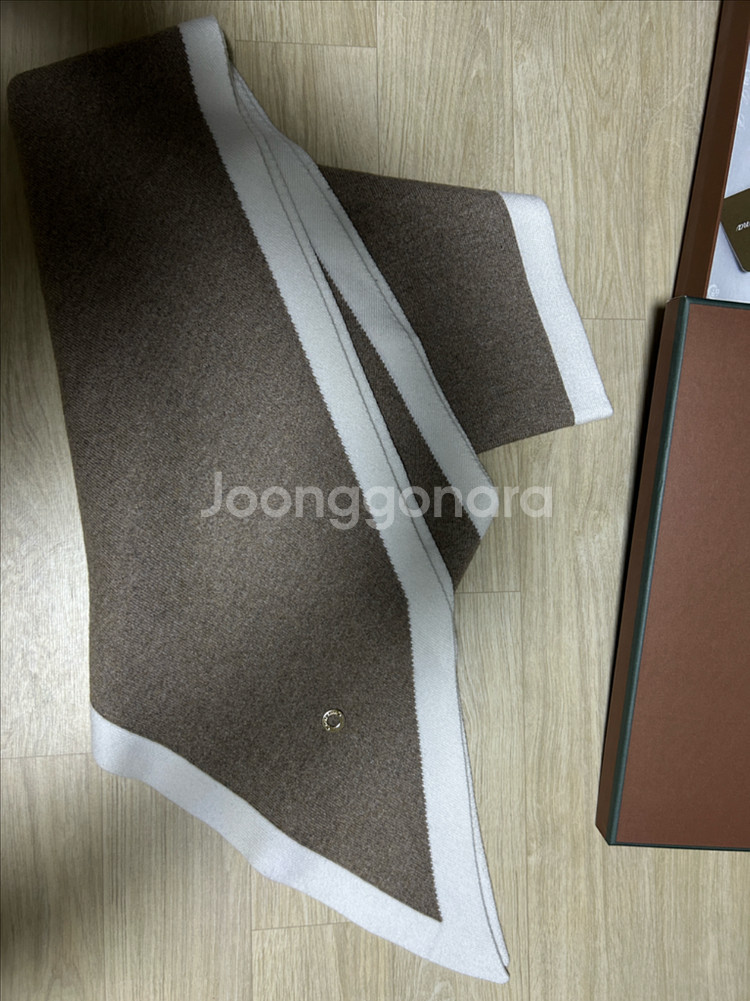 로로피아나 삼각숄--5