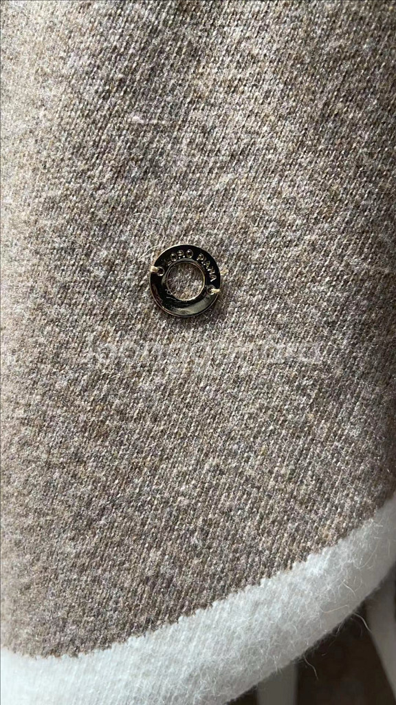 로로피아나 삼각숄--8