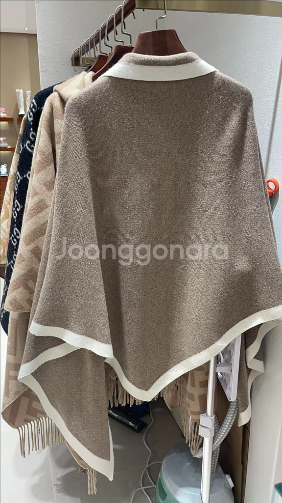 로로피아나 삼각숄--9