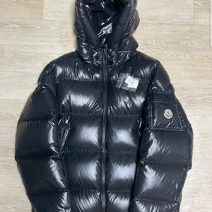 [3] 몽클레어 에크린스 유광 블랙 패딩 20~21fw