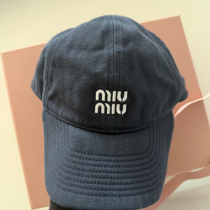 미우미우 로프 볼캡 네이비