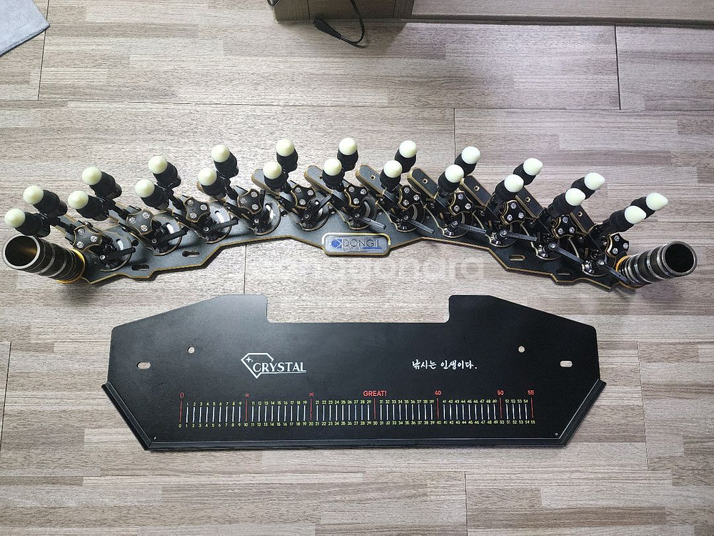 동일 크리스탈 받침틀2 11단(골드) 팝니다--2