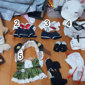 솜인형옷 떨이 일괄 판매합니다.