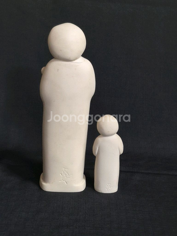 성모 마리아 조각상 2점--4