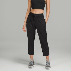 L 룰루레몬 댄스 스튜디오 미드 라이즈 차콜 크롭 팬츠