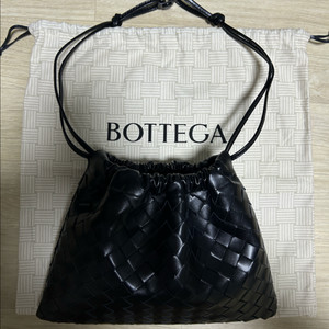 보테가 베네타 더스트백 미디엄