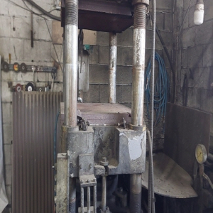 유압프레스 고무유압프레스 이미지