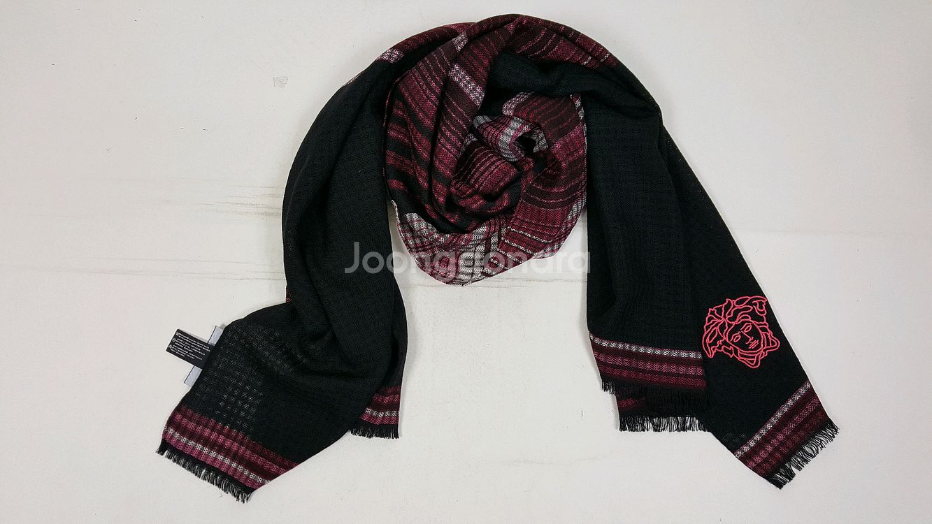지아니베르사체 메두사 로고 검정/빨강 울 스카프--5