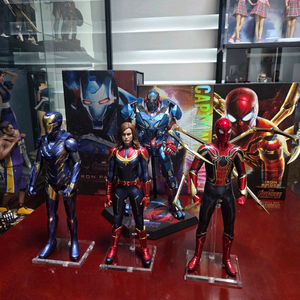 핫토이 캡틴 마블