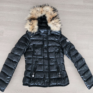 몽클레어 알모이즈 여성패딩 1