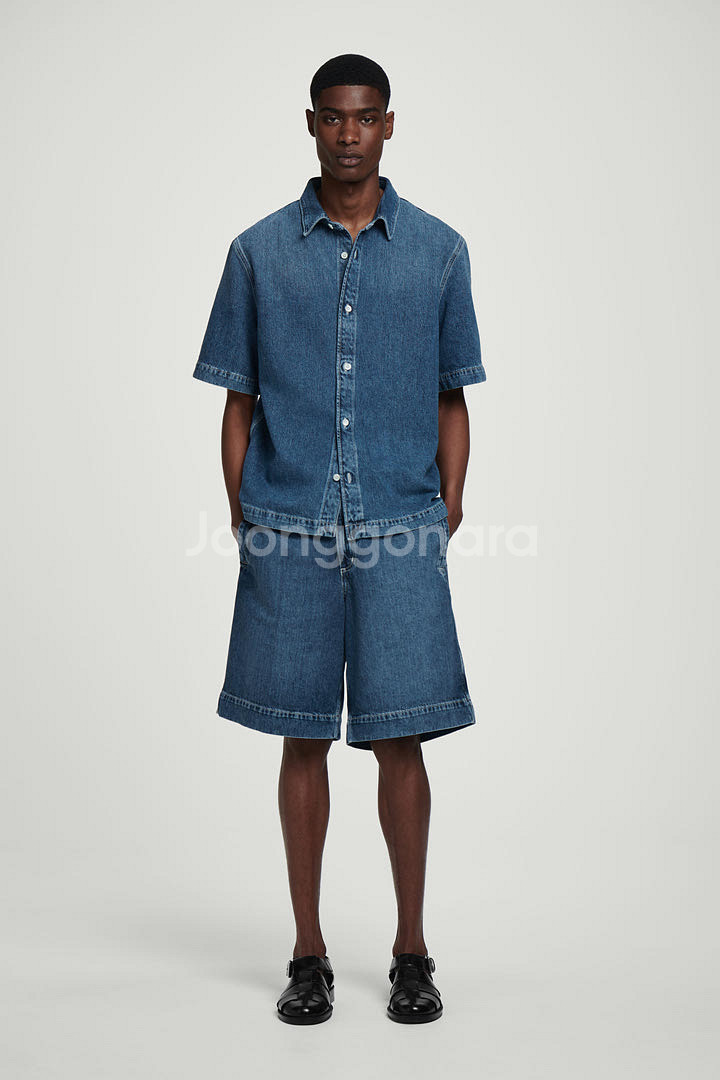 [새제품] COS 라이트웨이트 쇼트 슬리브 데님 셔츠 XL--2